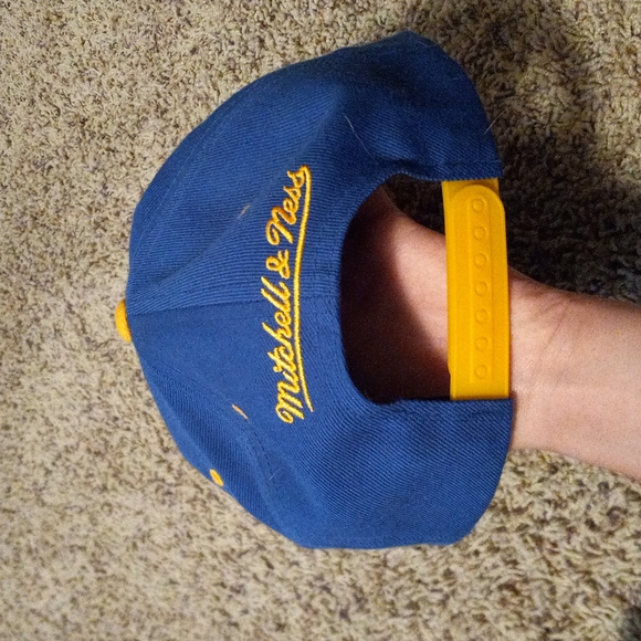 Mitchell and Ness Golden state warriors Hat - Picture 3 of 4